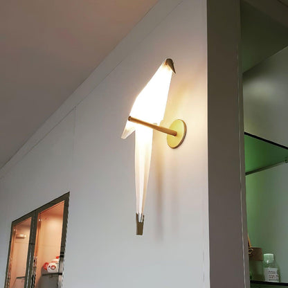 Vägglampa med fågelform