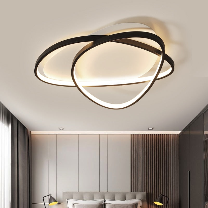 Taklampa med modern form