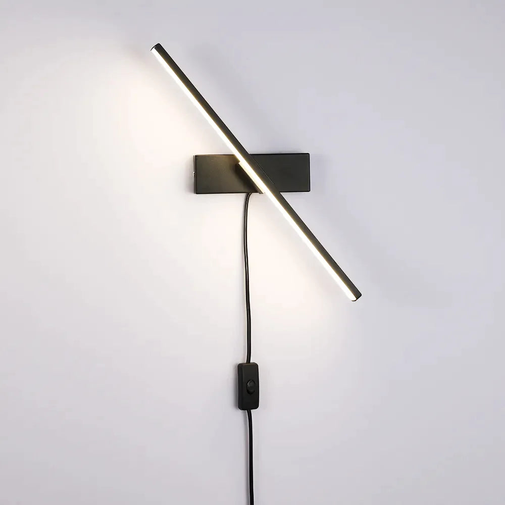 Nordisk vägglampa med stickpropp