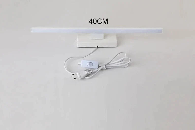 Nordisk vägglampa med stickpropp