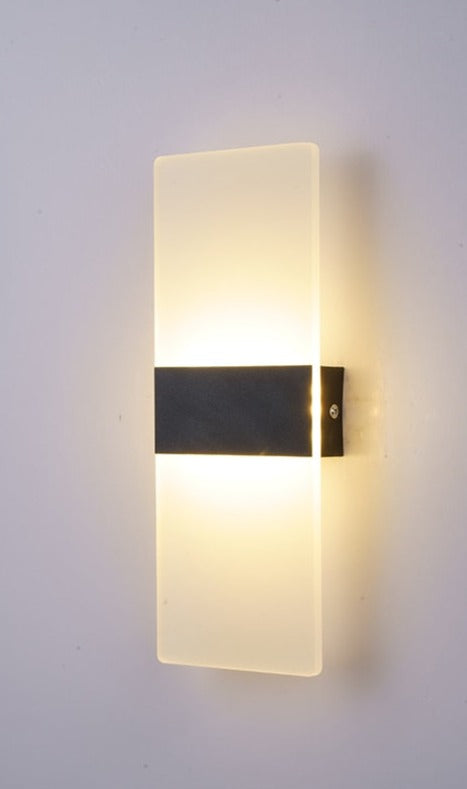 Vägglampa för modernt sovrum