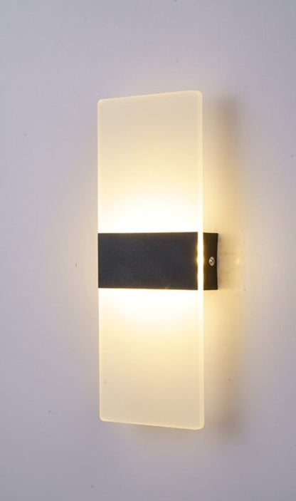 Vägglampa för modernt sovrum