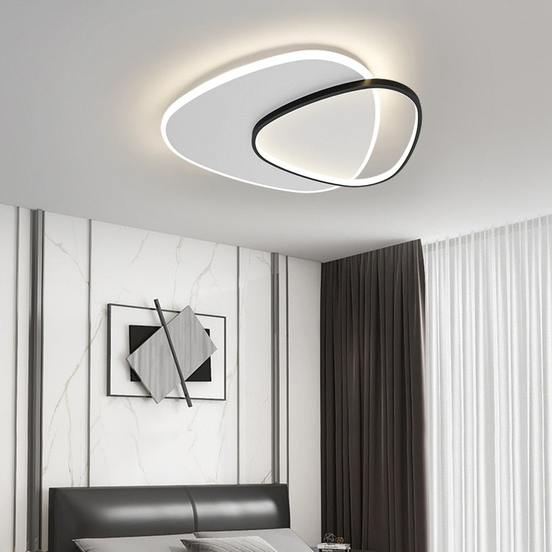 Taklampa med modern form
