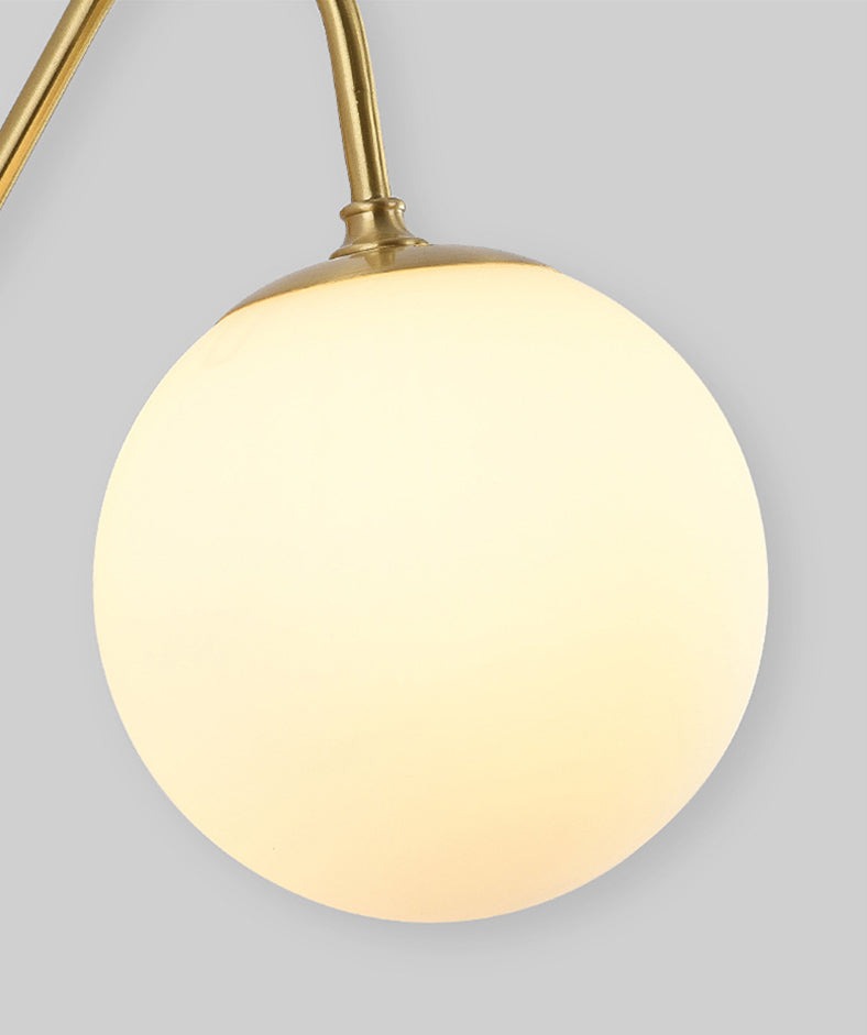 Nordisk vägglampa med glödlampa