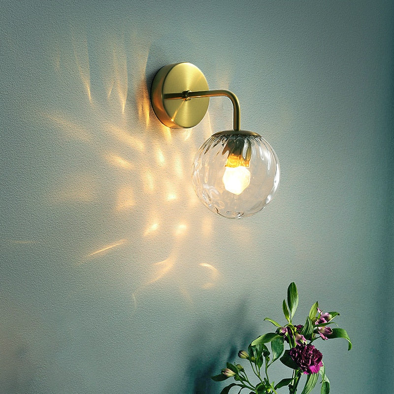 Nordisk vägglampa med glödlampa