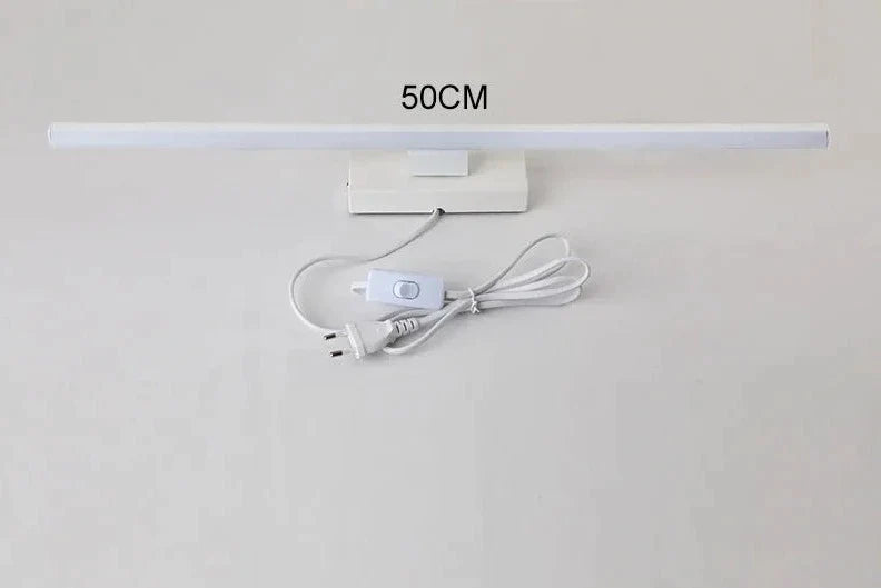 Nordisk vägglampa med stickpropp