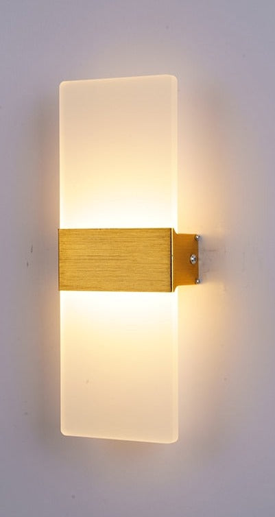 Vägglampa för modernt sovrum