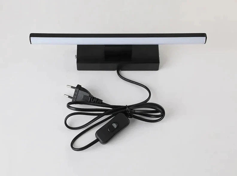 Nordisk vägglampa med stickpropp