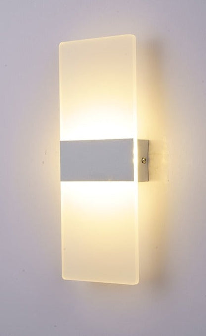 Vägglampa för modernt sovrum