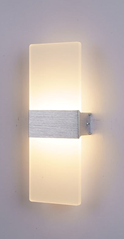 Vägglampa för modernt sovrum