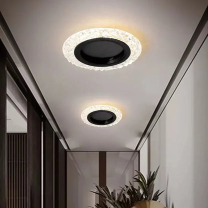 Taklampa med kristalldesign