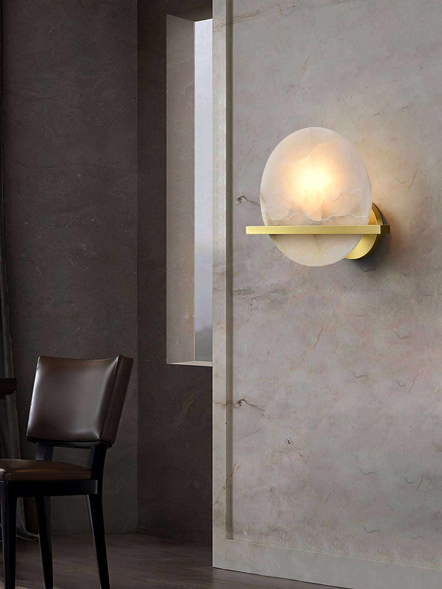 Vägglampa i marmor