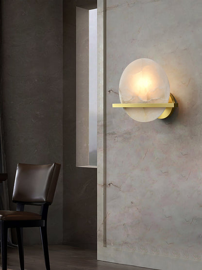 Vägglampa i marmor