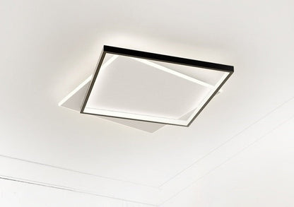 Taklampa med modern form