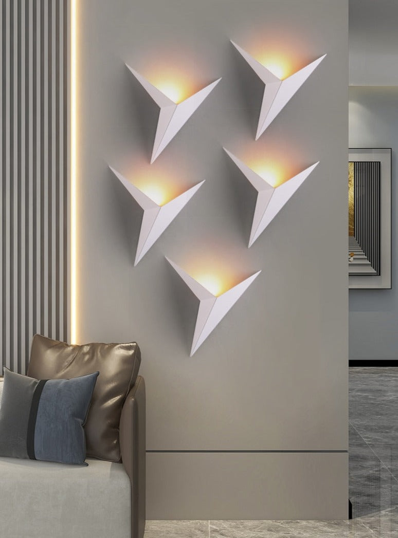 Triangel vägglampa
