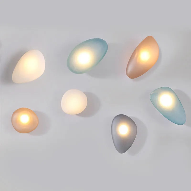 Vägglampa i färgat glas