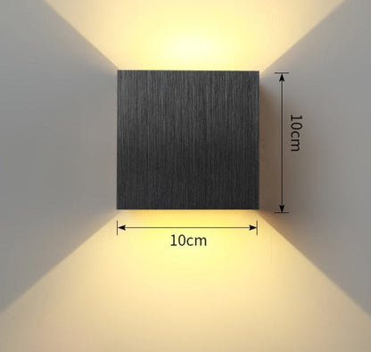 Minimalistisk vägglampa i aluminium