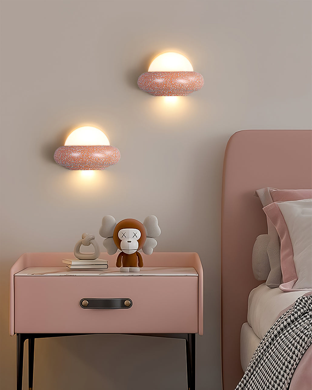 Fuzzy Vägglampa