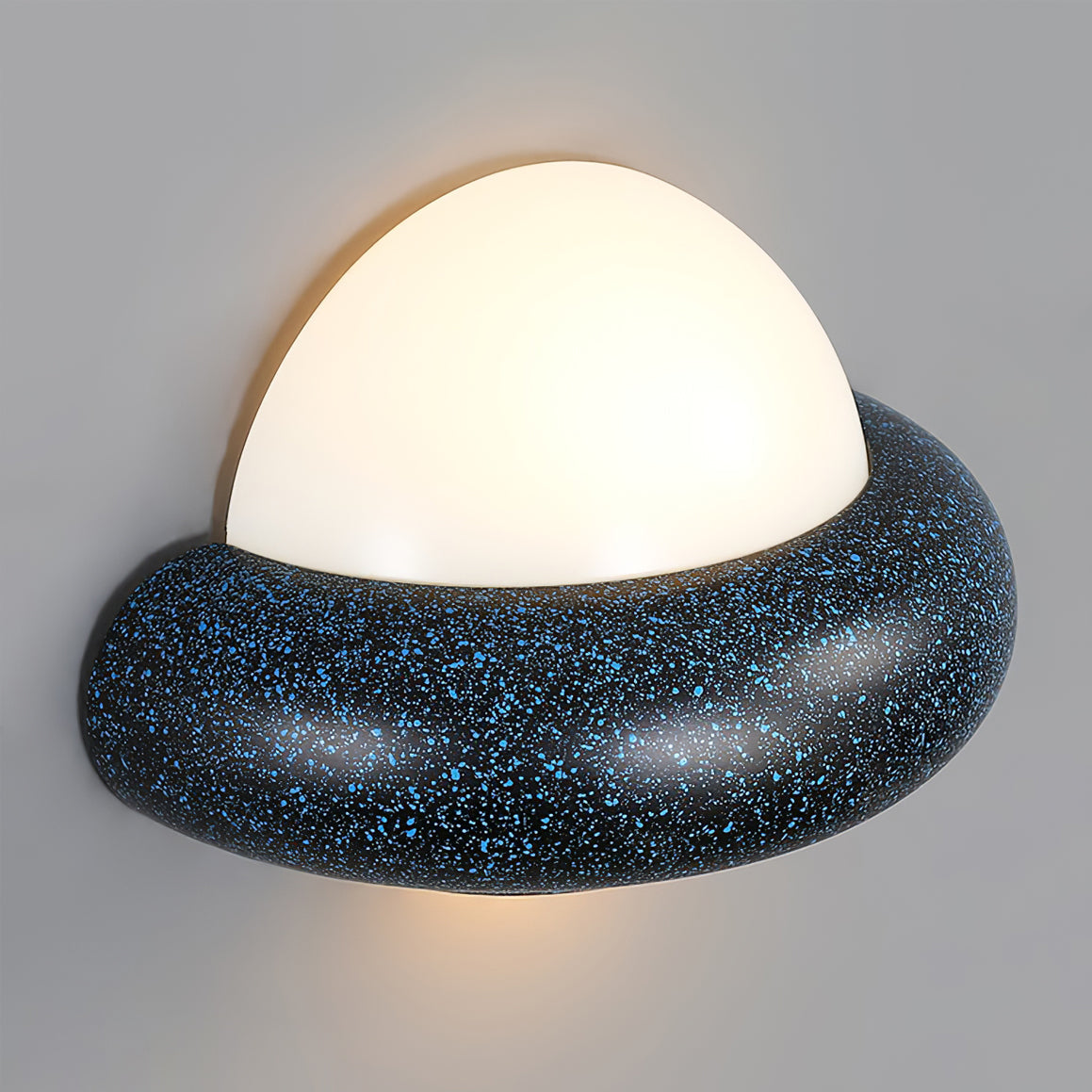 Fuzzy Vägglampa