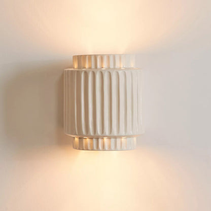 Vägglampa med pelare