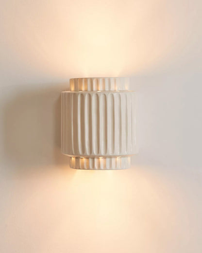 Vägglampa med pelare