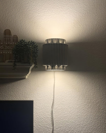 Vägglampa med pelare