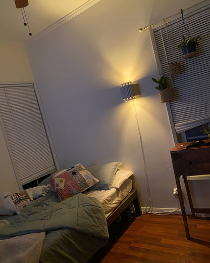 Vägglampa med pelare